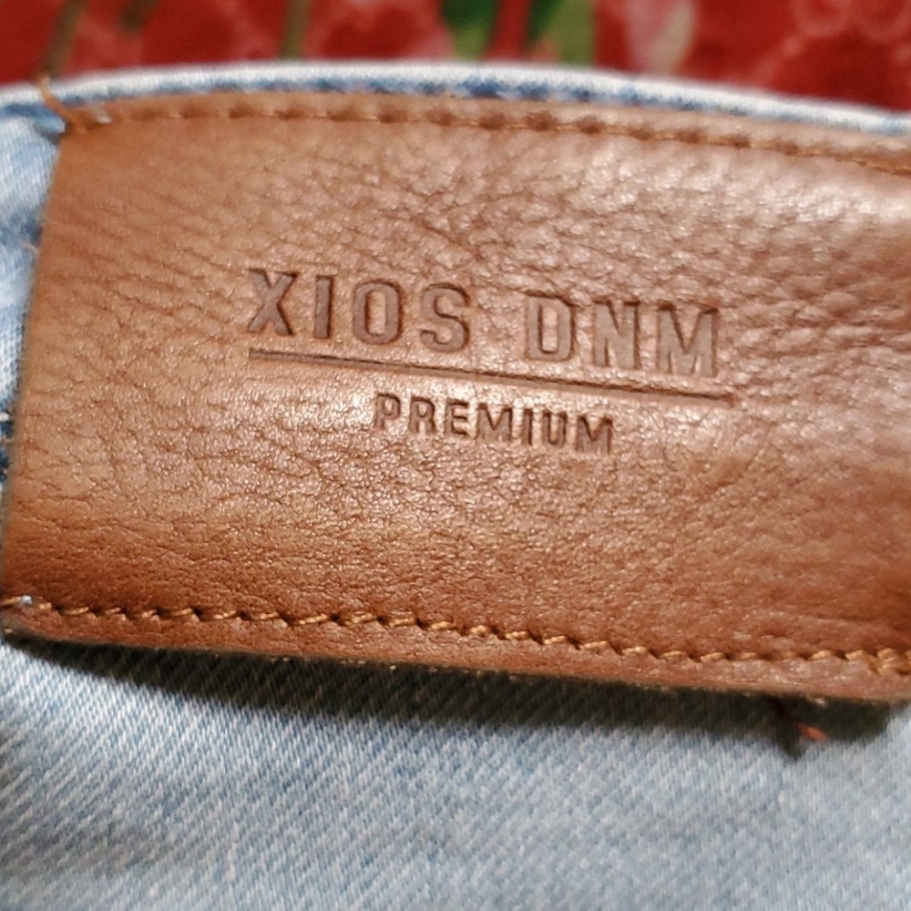 Denim - Picture 3 of 7